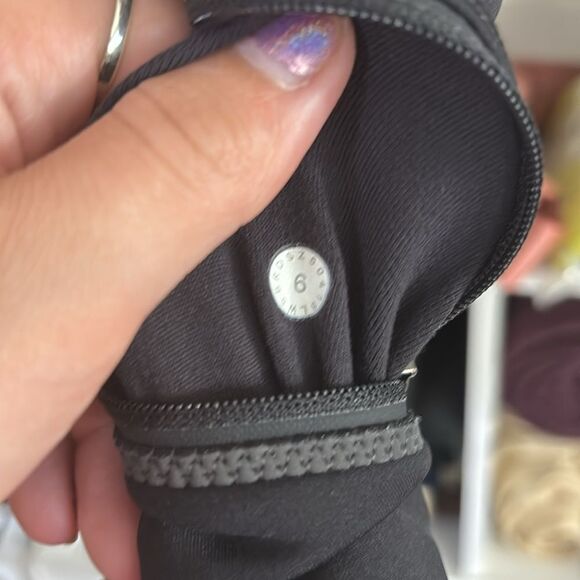 Lululemon Toasty Tech Tight II Black size 6 (small) $138 msrp - Picture 8 of 10